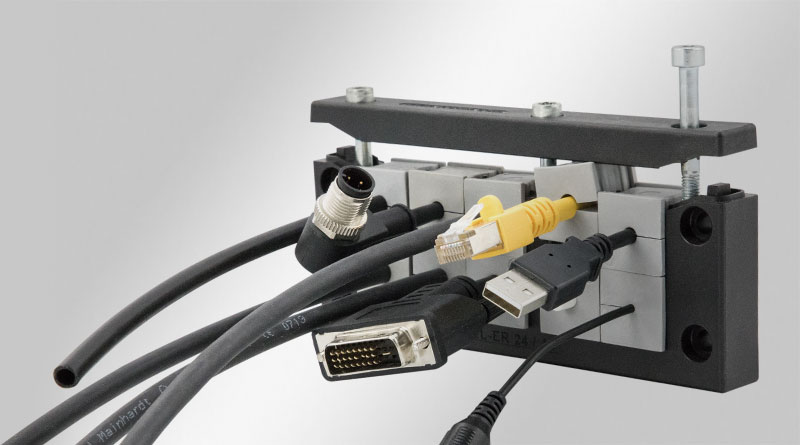 Passe-câbles pour câbles avec connecteurs