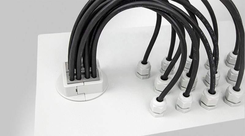 Presse-étoupes pour câbles avec connecteurs
