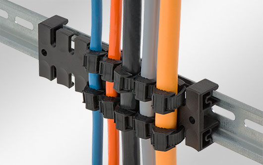 ACROPAQ Kit d'organisation de câbles - 10x gaine cable en néoprène de 50 cm  et 20x attaches de câbles Réutilisable Pour la gestion des câbles TV à la  maison et au bureau 